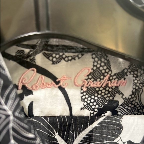ROBERT GRAHAM Woman’s “Carrie” Floral Shirt - MSRP $258 - Picture 4 of 8